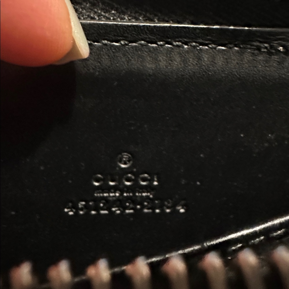 Gucci Black and Beige Logo Wallet - Picture 7 of 7